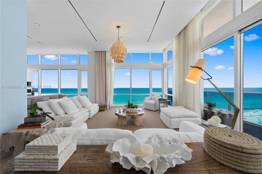 Residential complexes in Miami Beach, Miami-Dade