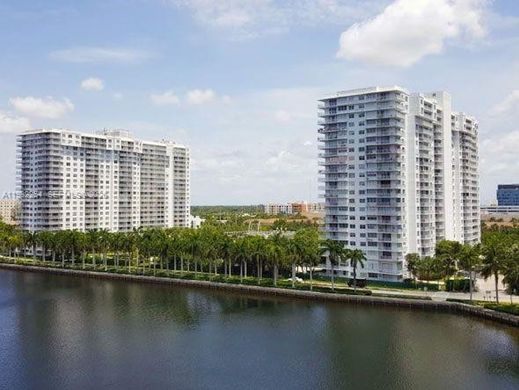 Residential complexes in Aventura, Miami-Dade