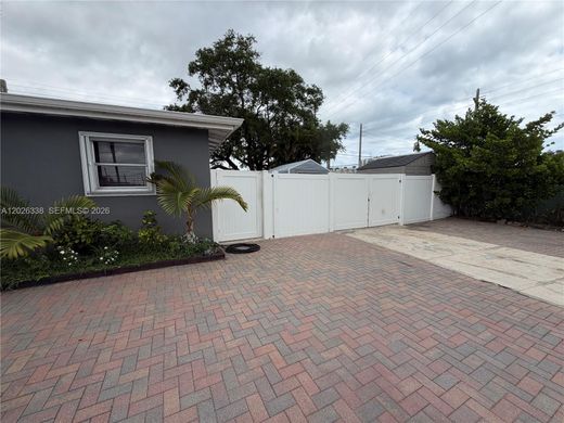 Residential complexes in Dania Beach, Broward County