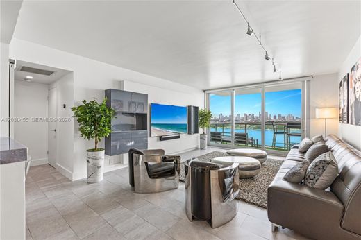 Residential complexes in Miami Beach, Miami-Dade