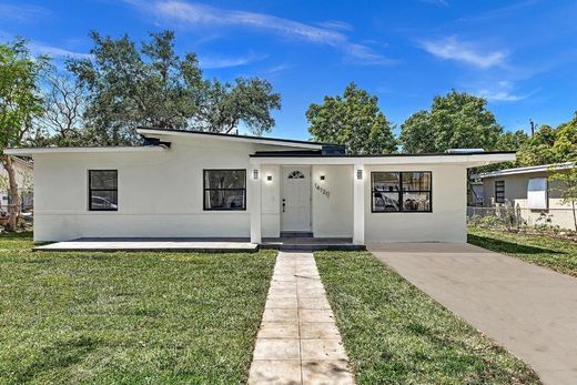 Villa in North Miami, Miami-Dade