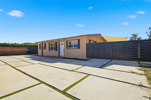 빌라 / Miami Gardens, Miami-Dade County