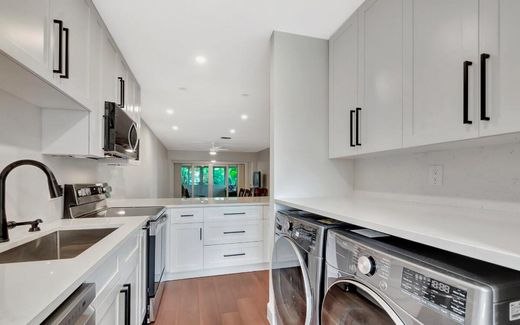 Residential complexes in Delray Beach, Palm Beach