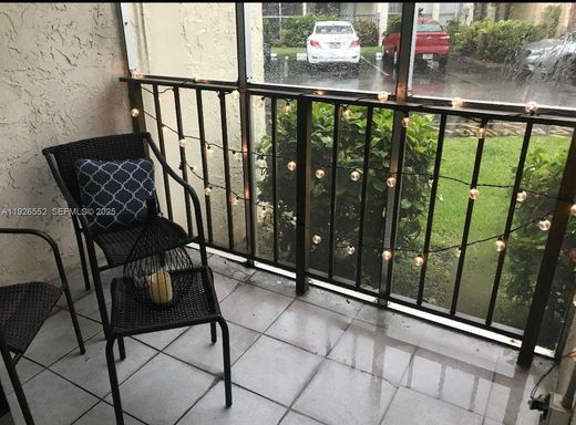 Complexos residenciais - Hallandale Beach, Broward County