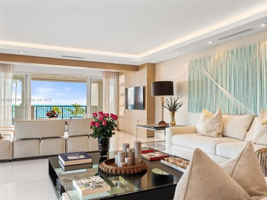 Residential complexes in Miami Beach, Miami-Dade