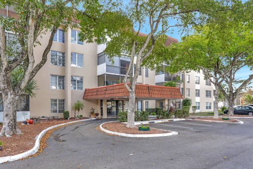 Residential complexes in Lauderhill, Broward County