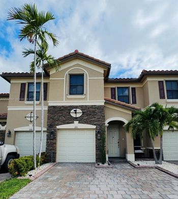 Townhouse in Hialeah, Miami-Dade