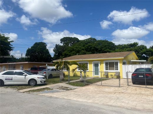 Villa in Miami Heights Trailer Park, Miami-Dade