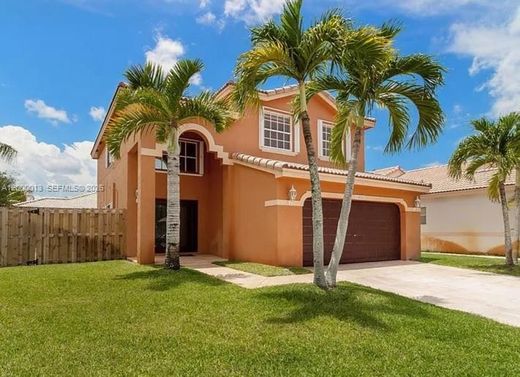 Villa - Pembroke Pines, Broward County