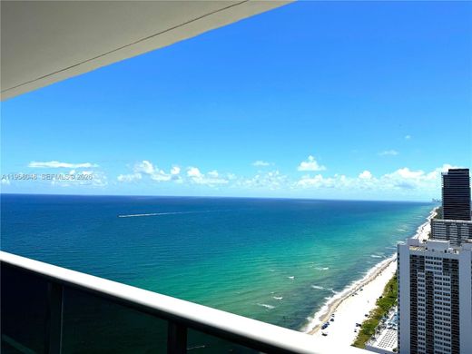 Residential complexes in Hallandale, Broward County