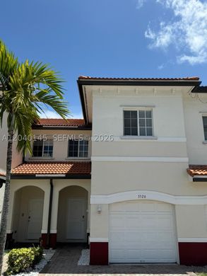Townhouse in Lauderdale Lakes, Broward County