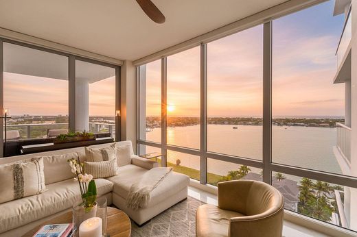 Residential complexes in North Palm Beach, Palm Beach