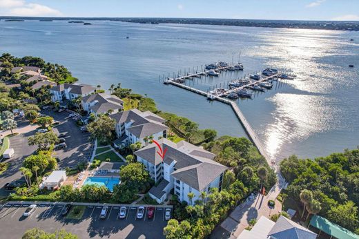 Residential complexes in Stuart, Martin County