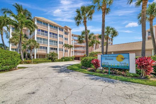 Residential complexes in Stuart, Martin County