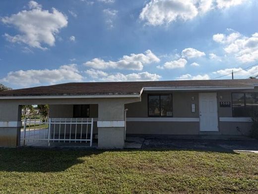 Villa in Lauderhill, Broward County