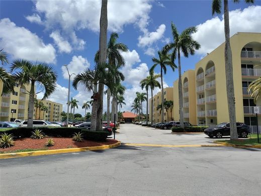 Residential complexes in Hialeah, Miami-Dade