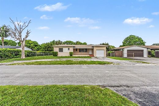 Villa in North Miami, Miami-Dade County