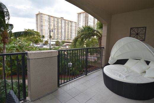 Complexes résidentiels à Sunny Isles Beach, Comté de Miami-Dade