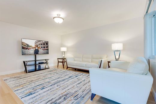 ‏בניין ב  דלריי ביץ', Palm Beach County