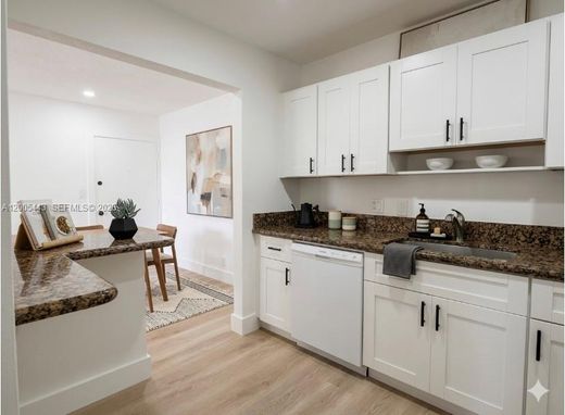 Complesso residenziale a Miami, Miami-Dade County