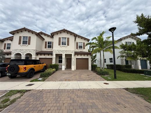 Townhouse in North Miami, Miami-Dade