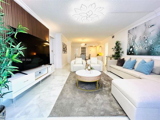 Residential complexes in Miami Beach, Miami-Dade