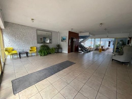 Complesso residenziale a North Miami Beach, Miami-Dade County