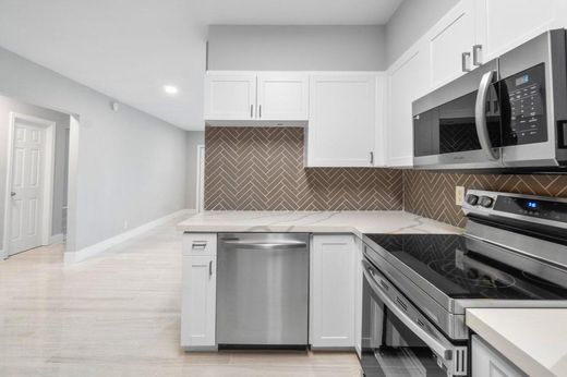 Αστικό ακίνητο σε Boca Raton, Palm Beach County