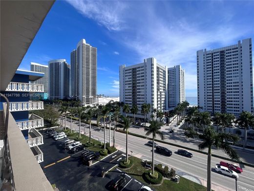 Residential complexes in Hallandale, Broward County
