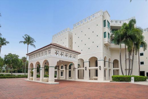 Residential complexes in Boca Raton, Palm Beach