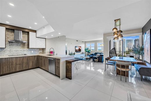 Жилой комплекс, Aventura, Miami-Dade County