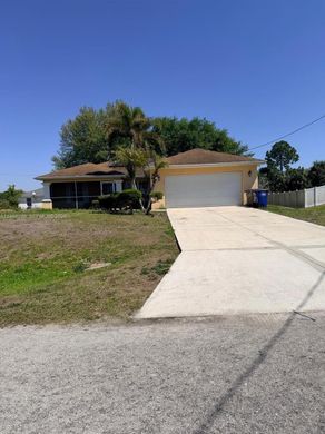 Villa in Lehigh Acres, Lee County