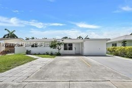 Villa in Hallandale, Broward County