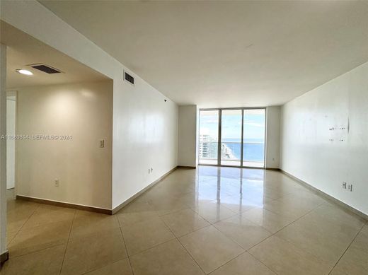 Komplex apartman Hallandale Beach, Broward County