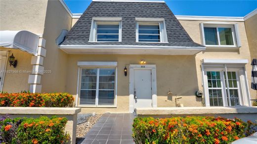 Casa di città a Hallandale Beach, Broward County