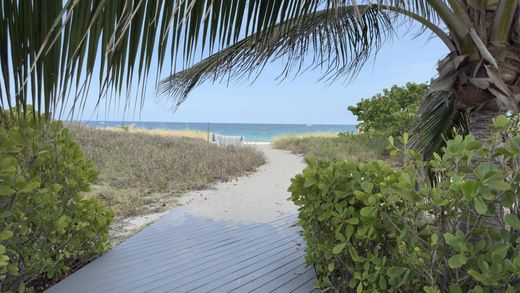 Residential complexes in Lauderdale by the sea, Broward County