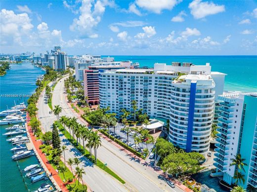 Residential complexes in Miami Beach, Miami-Dade