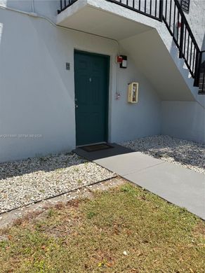 Residential complexes in Hialeah, Miami-Dade