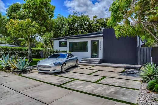 Villa in North Miami, Miami-Dade
