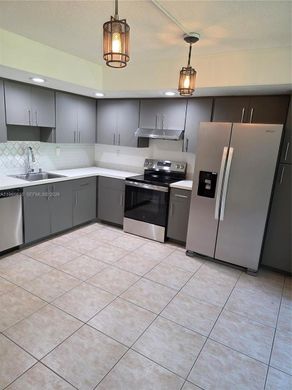 Жилой комплекс, Майами, Miami-Dade County