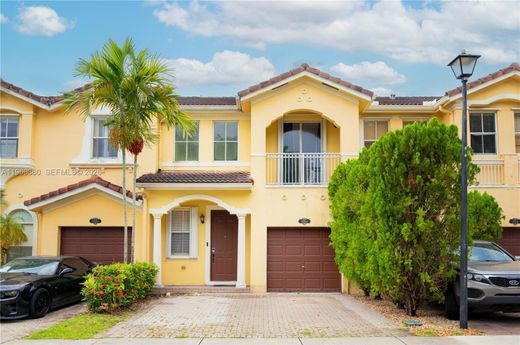 Townhouse in South Miami Heights, Miami-Dade