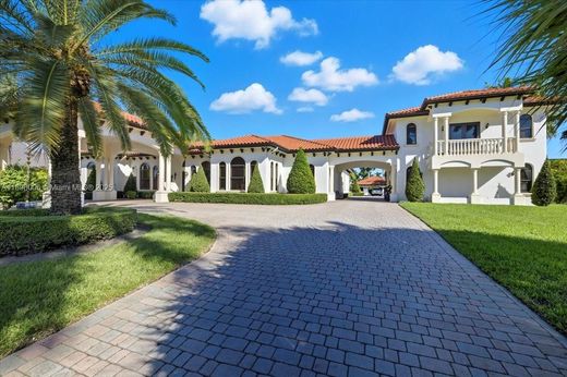 Villa in Hialeah Gardens, Miami-Dade County