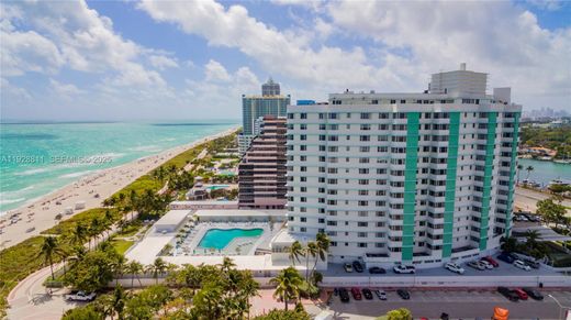 Miami Beach, Miami-Dade Countyのアパートメント・コンプレックス