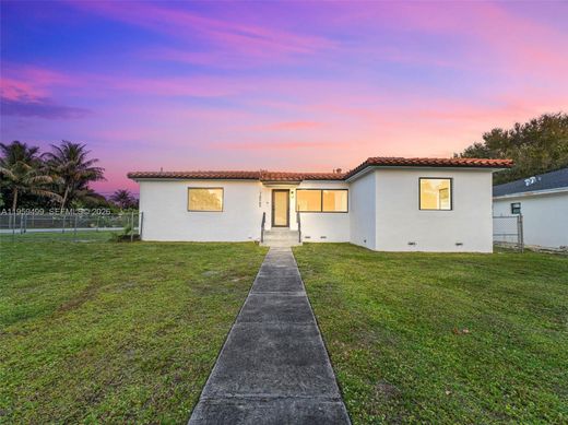 Villa in North Miami, Miami-Dade