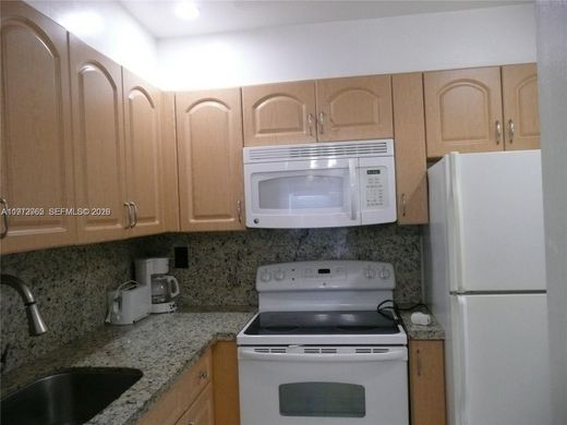 Residential complexes in Sunny Isles Beach, Miami-Dade