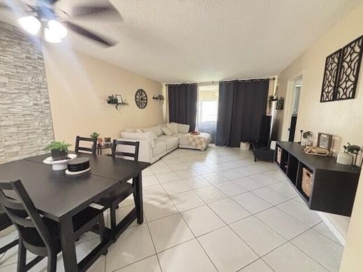 Residential complexes in Tamarac, Broward County