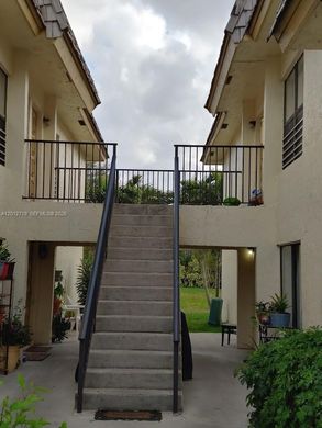 Wohnkomplexe in Coral Springs, Broward County