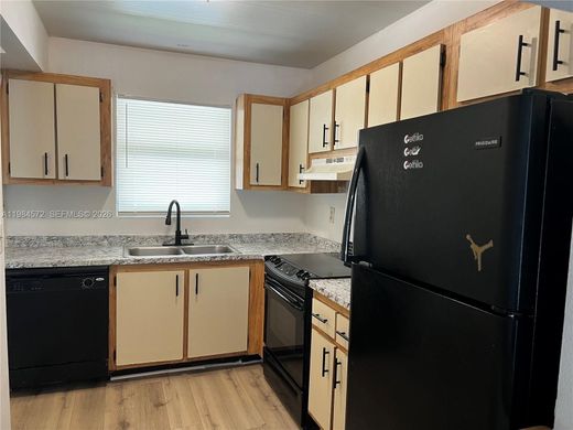Residential complexes in Tamarac, Broward County