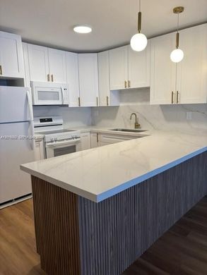 Residential complexes in Hialeah, Miami-Dade
