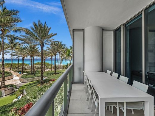 Residential complexes in Miami Beach, Miami-Dade